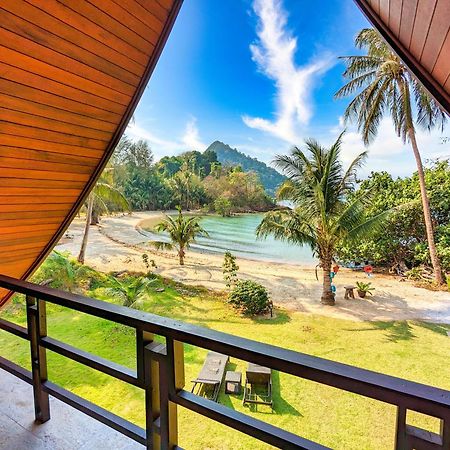 Half Moon Beach Villa - By Kohchangvillas 象岛 外观 照片