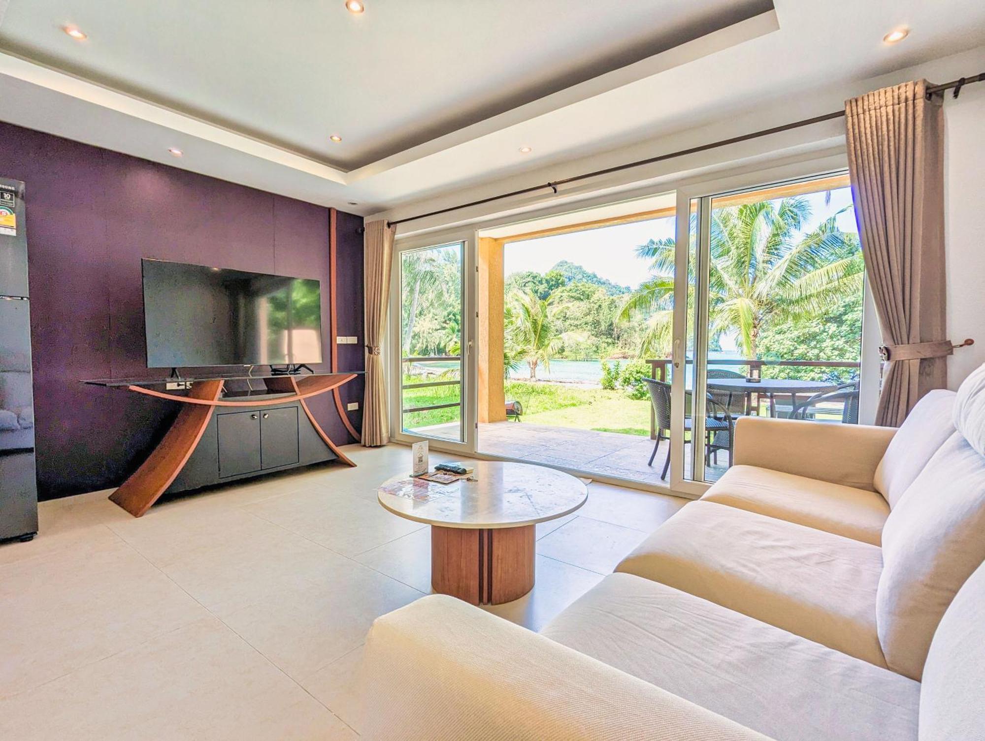 Half Moon Beach Villa - By Kohchangvillas 象岛 外观 照片